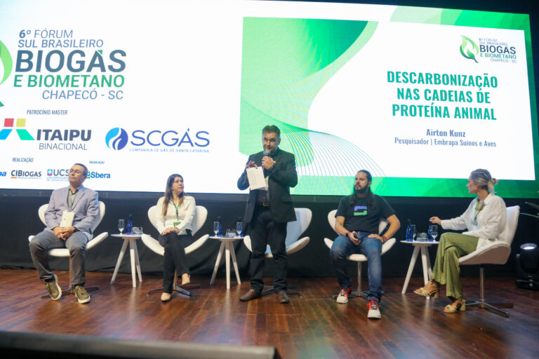 Leia mais sobre o artigo Painel 1 – Descarbonização das cadeias de proteína animal