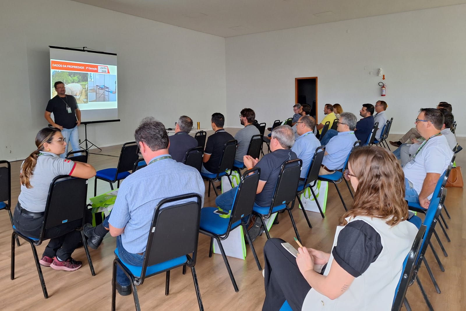Leia mais sobre o artigo Evento paralelo: Oficina discute percepção sobre barreiras à adoção do biogás e o papel dos extensionistas nas políticas públicas